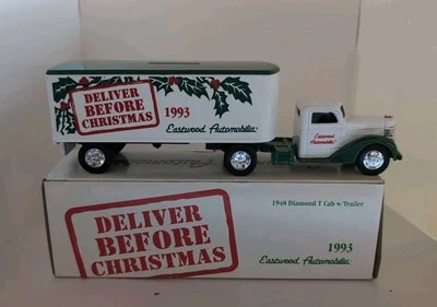 ERTL Eastwood 1948 Diamond T Cab with Trailer 1/25 Locking Coin Bank 1993 4897 - Image 1 of 4