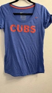 Nike Slim Fit Cubs Damen-T-Shirt mit Rundhalsausschnitt Medium - Bild 1 von 7