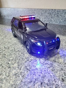 Houston Ghost Unit  Police   -   Ford Explorer w/ All Flashing Lights - Picture 1 of 10