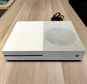 MICROSOFT XBOX ONE S da 500Gb | Solo Console | Perfettamente Funzionante - Foto 1 di 9