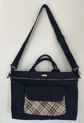RARO 17” Grande Burberry Nova Negro Cuadros-dos Bolso Mensajero Auténtico Monedero Foto 1 de 4