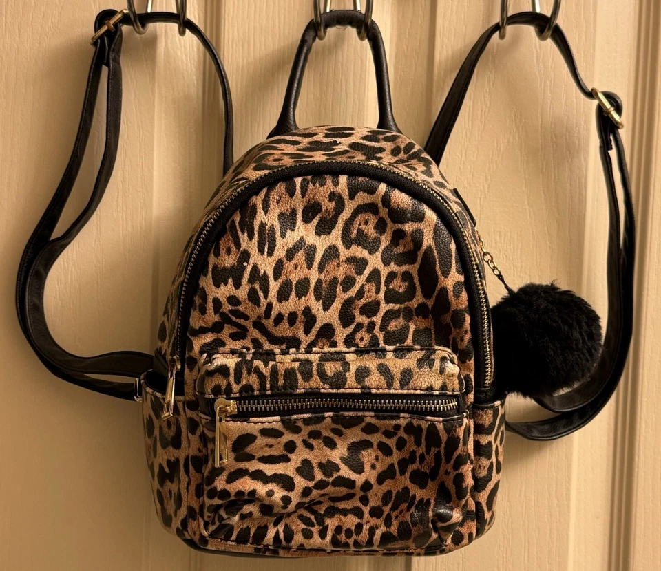 MINI MOCHILA DREAM CONTROL Bolso Estampado Leopardo/Guepardo. Foto 1 de 4