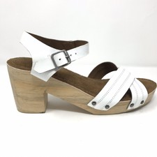 urban outfitters white sandals