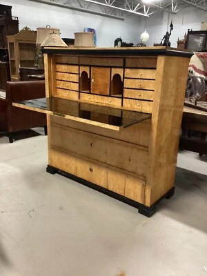 Escritorio antiguo de secretaria de abedul Biedermeier aprox. 1830 Foto 1 de 4