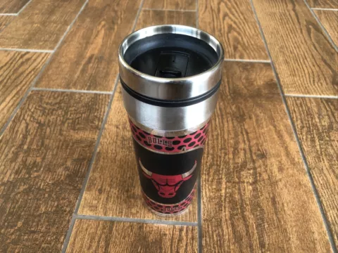Stainless Steel Travel Tumbler Chicago Bulls  22oz NBA Official License Cover