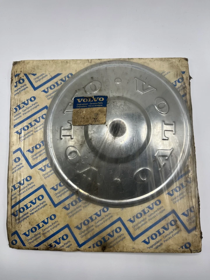 Hubcaps Wheel Center Caps Rubber Seals Original 1966-75 Volvo 140 142 145 164 - Bild 1 von 1