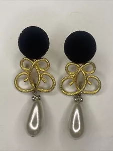 Earrings Velvet And Pearl Long Earrings - Picture 1 of 9