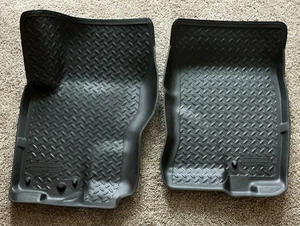Husky Liners Front Floor Mats. Fits 2005-2021 Nissan Frontier. Black. 2pcs. VGC - Picture 1 of 2