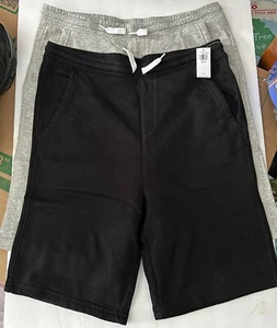 Old Navy 2 Pack Fleece Joggers Shorts Boys Size XXL / 18 Gray Black - Picture 1 of 3
