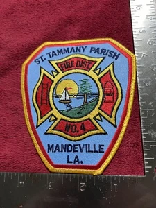 Obsoleta Parroquia de St. Tammany No. Parche de 4 uniformes del Departamento de Bomberos, Mandeville LA. - Imagen 1 de 2