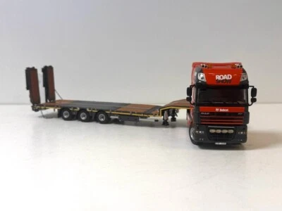 WSI models, DAF XF 105 SSC 4X2 Lowloader + X325 Excavator , BOBCAT - Image 1 of 4