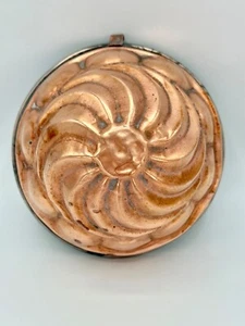 Molde de postre de gelatina de cobre abovedado de colección 6" con percha de cobre - Imagen 1 de 12