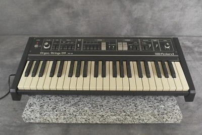 [1 Y Warranty] Roland Organ/Strings RS-09 Analog synthesizer in Very Good - Image 1 of 4