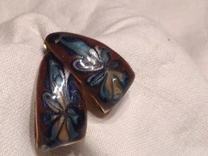 Vintage Shrimp Enamel Hoops Goldtone Pierced - Picture 1 of 3