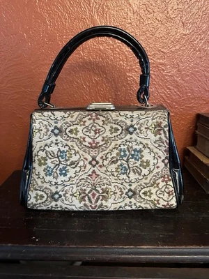 carpet bag floral with Patten Leather Hand Bag With Working Closures EUC vintag - Image 1 of 4