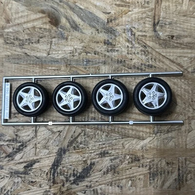 Ferrari 348 1995 escala 1/24 escalonado neumáticos de goma plateados modelo ruedas de coche 1/25 Foto 1 de 4