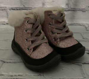 Oshkosh Joyita pink glittery snow winter boots baby girl size 4 New with tags