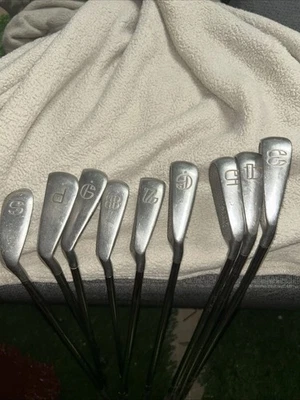 Spalding Executive Iron Set 3-9-SW Regular Steel Shafts - Image 1 of 4