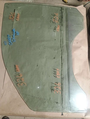 2007-2014 CADILLAC ESCALADE Left Front Door Glass/window Green Tint Oem - Image 1 of 3