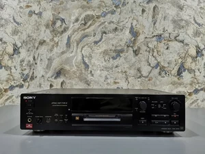 Sony MDS-JB930 UK Edition QS Mini Disc Player Black - Hifi Separate - Picture 1 of 8