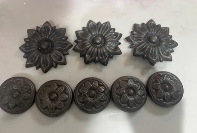 Set of  Floral Wall Decor Medallions Ornate Flower Rosettes Distressed silver - Image 1 of 4