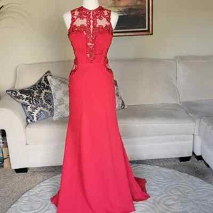 Alberto Makali Gown - Picture 1 of 10