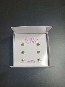 Stella and Dot Gold GWP Stud Earring Set, New In Package  - Picture 1 of 7