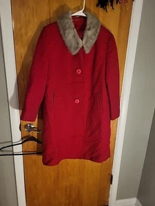 Ladies Size M/L Vtg 60s Betty Rose Coat Textured RED W/ Real Fur Collar Buttons - Picture 1 of 13