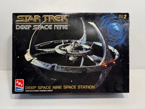 Star Trek Deep Space Nine Space Station Model Kit 8778 AMT/Ertl Scale 1/2500 - Picture 1 of 7