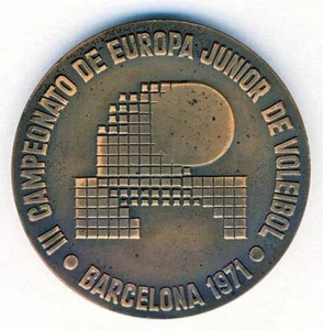 1971 EUROPEAN VOLLEYBALL Junior CHAMPIONSHIPS participant MEDAL Barcelona - Picture 1 of 2