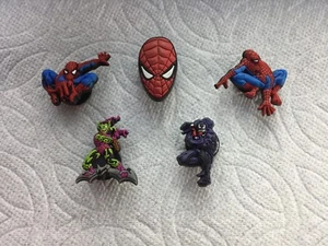 DIJES ZAPATOS SPIDER-MAN JIBBITZ SPIDER-MAN DUENDE VERDE JIBBITZ VENENO JIBBITZ - Imagen 1 de 6