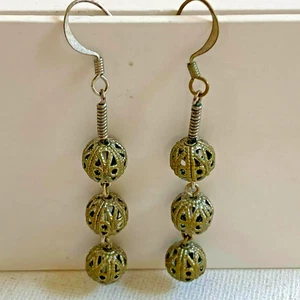 Pendientes Triple Filagree Gotas 1.5" Tono Plata en Ganchos de Ley - Imagen 1 de 5