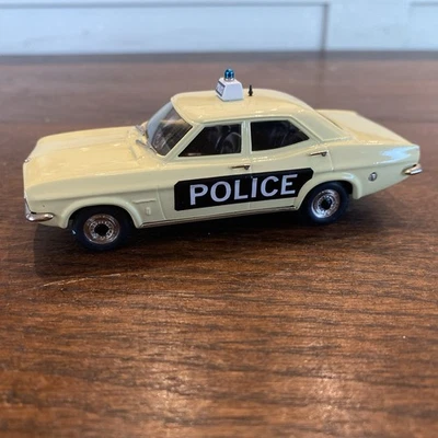 RARO Brooklin escala 1/43 IPV04 - 1972 Vauxhall Ventora W. Yorkshire Police #1015 Foto 1 de 4