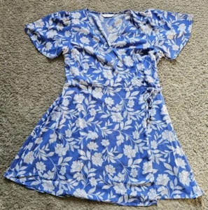 Lauren Conrad hellblaues geblümtes Wickelkleid Damengröße 1X neu mit Etikett - Bild 1 von 7