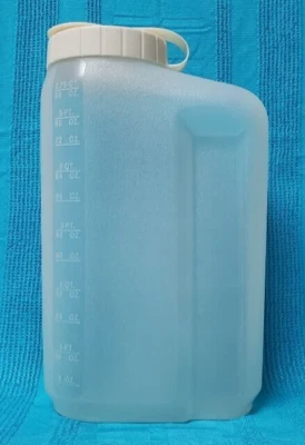 1 RUBBERMAID Servin'Saver 88 унций/2,75 кварты кувшин #0459, бежевая крышка, хорошее НЕСОВЕРШЕННОЕ состояние - Изображение 1 из 4