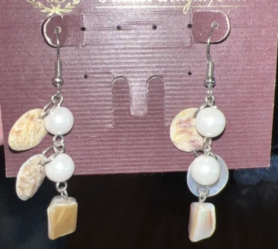 Pendientes de madreperla con concha costera de joyería Premier Designs, nuevos en bolsa Foto 1 de 3