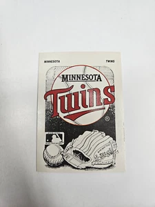 Tarjeta con logotipo Fleer MLB de los gemelos Minnsota 1987 (pegatinas de los marineros y cachorros en la parte posterior) - Imagen 1 de 2