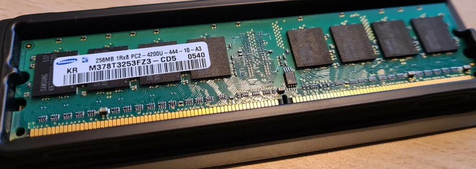 Samsung M378T3253FZ3-CD5 256MB Memory RAM PC2-4200U-444-10-A3 - Image 1 of 1