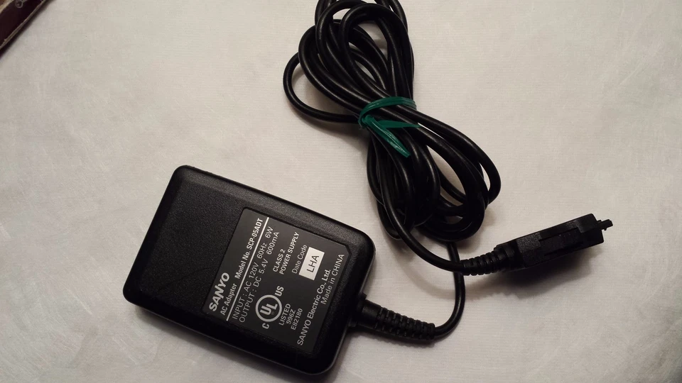 Adaptador CA Sanyo Modelo No. SCP 05ADT sin probar como está Foto 1 de 4