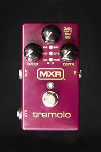 MXR Tremolo Pedal + Global PSU - Picture 1 of 3