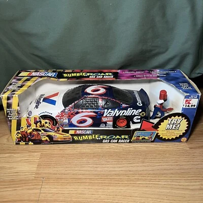 De colección 1997 ToyBiz Rumble N' Roar Gas Can Racer Mark Martin #6 Valvoline NASCAR NUEVO EN CAJA Foto 1 de 4