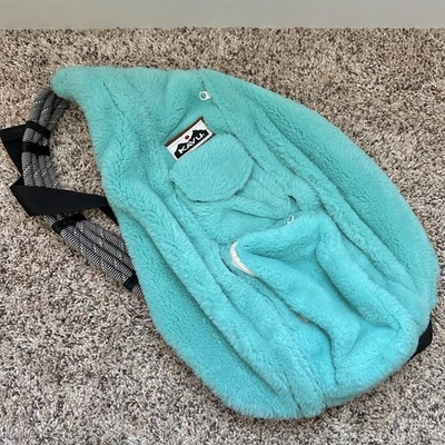 Bolso Bandolera KAVU Cuatro Cuerdas Azul Teal Difuso Peluche Mochila Cartera Excelente Estado Foto 1 de 4