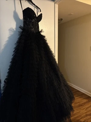 Sherri Hill Ruffle Tulle and Lace Ball Gown Prom or holiday gown   Black size 0 - Image 1 of 4