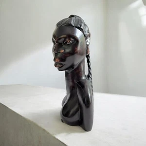 Schöne geschnitzte Hartholzskulptur der haitianischen Frau - Bild 1 von 6