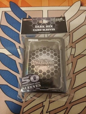 Yu-Gi-Oh! Manicotti per carte esagonali scuri (50 ct) - Immagine 1 di 2