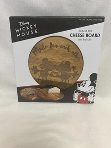 Tabla de cortar queso de madera Disney Mickey Mouse bandeja para servir charcutería - Imagen 1 de 4