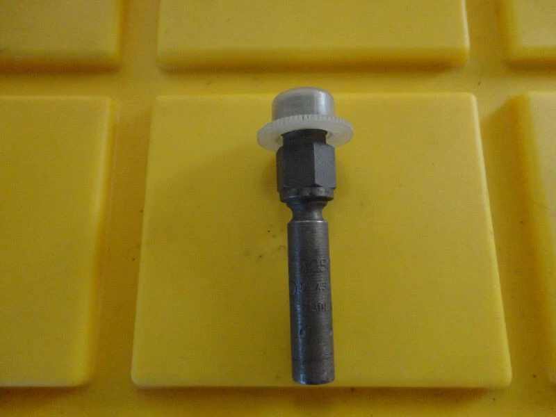 Nuevo inyector de combustible OE Bosch 1975-77 Audi 100LS 0437502008 0 437 502 008 Foto 1 de 1