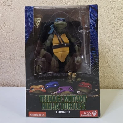NECA Teenage Mutant Ninja Turtles (1990) Raphael Action Figure - Immagine 1 di 4