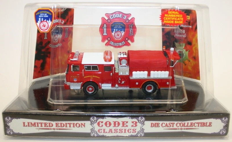 Code 3 Classics 1/64 Scale Model Mack Fire Engine 12370 Fire Dept New York - Bild 1 von 2