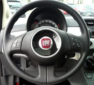 COPRIVOLANTE IN VERA PELLE NERO SPECIFICO FIAT NUOVA 500 - Afbeelding 1 van 3